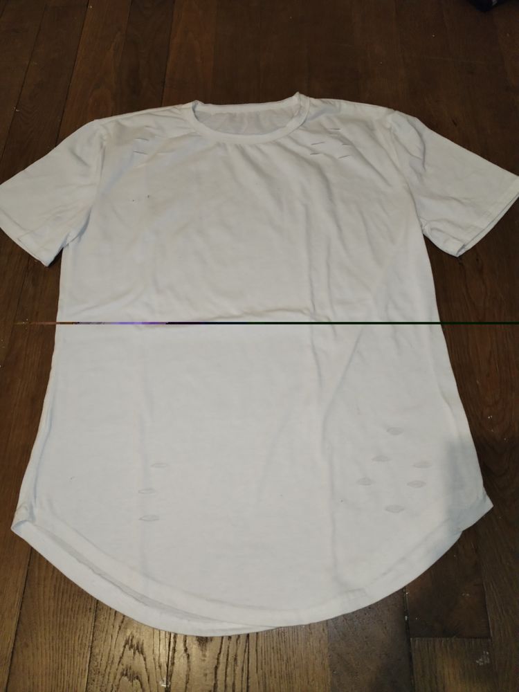 T-shirt homme effet trou� (taille M) 1 Brillon-en-Barrois (55)