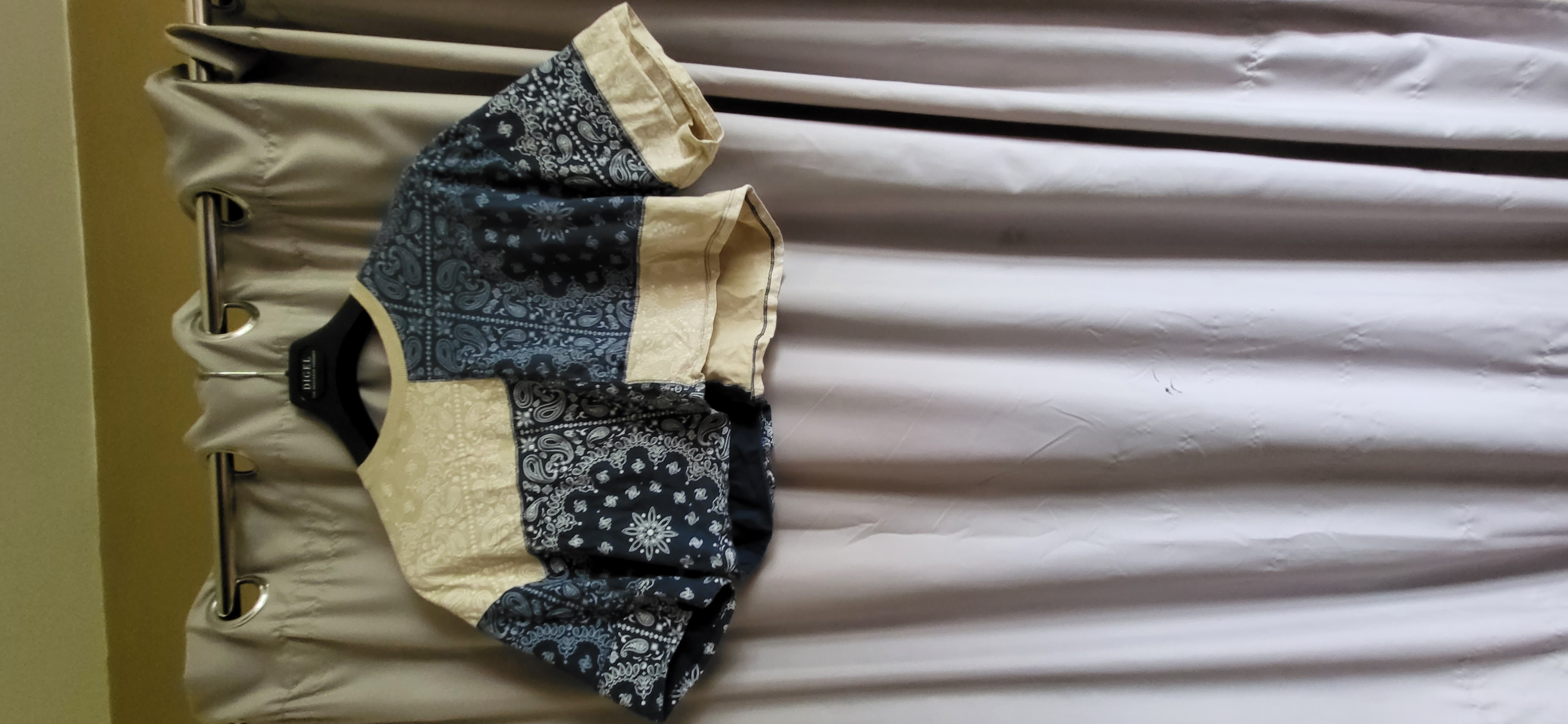 T-shirt Jennyfer Femmes ados 3 Avesnes-sur-Helpe (59)