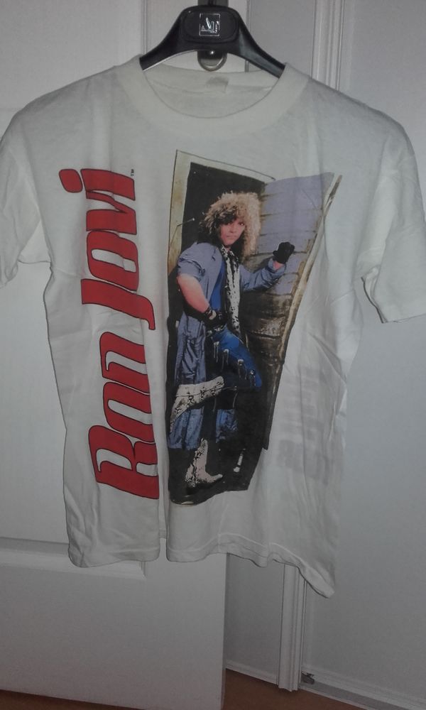 T-Shirt : Bon jovi - Slippery When Wet - Tour of the World 1 250 Angers (49)