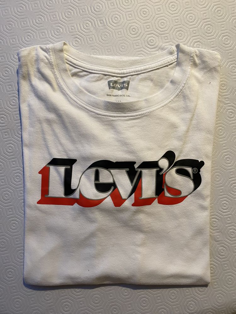 T-shirt Levi's blanc rouge noir 10 Paris 20 (75)