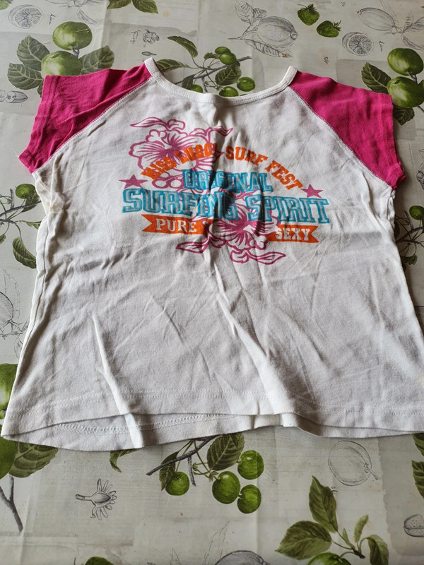 Tee shirt manche courte 
rose et blanc
taille 38
2 Aubvillers (80)