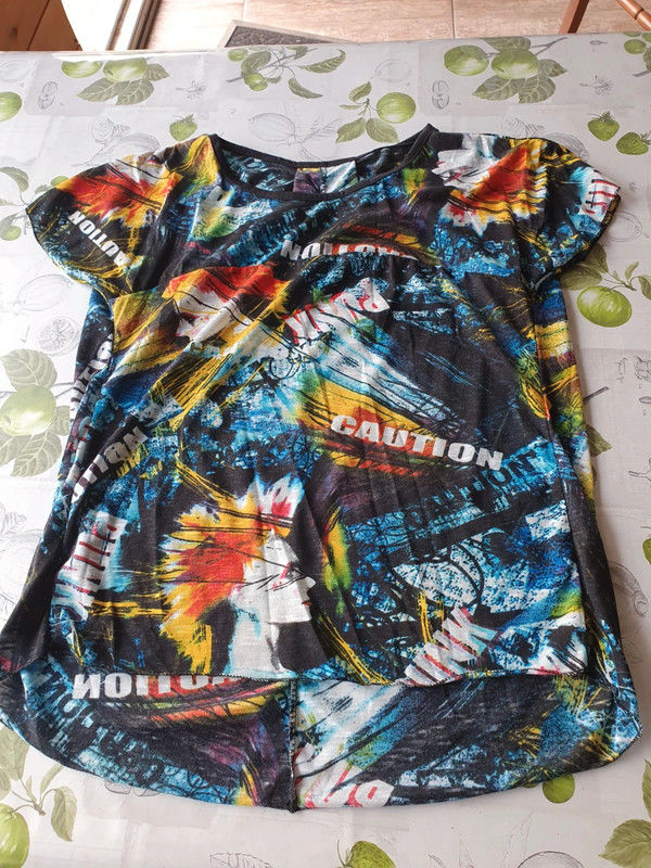 Tee shirt manche courte 
taille 44 
3 Aubvillers (80)