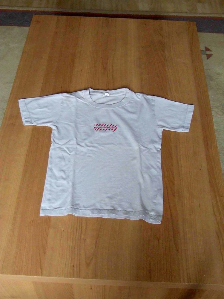 02 Tee-shirt manches courtes, Gris clair, 10�ans, TBE 1 Bagnolet (93)