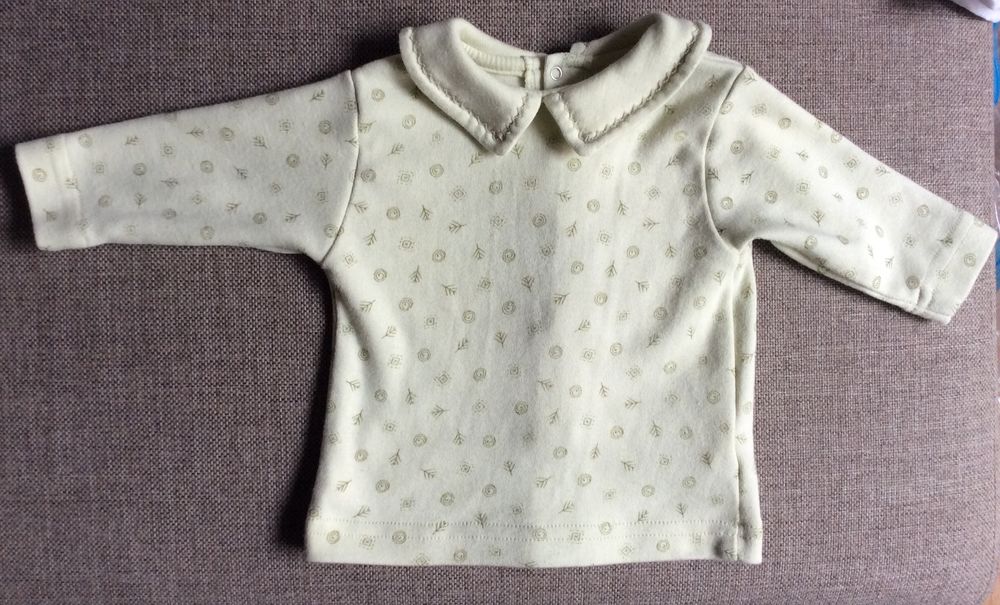 T-shirt manches longues vert clair 1 mois 1 Paris 17 (75)