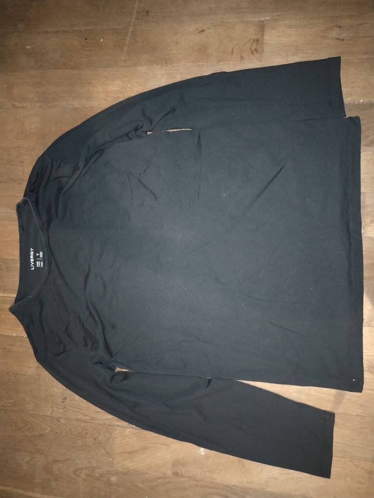 T-shirt manches longues (Taille S)
2 Brillon-en-Barrois (55)