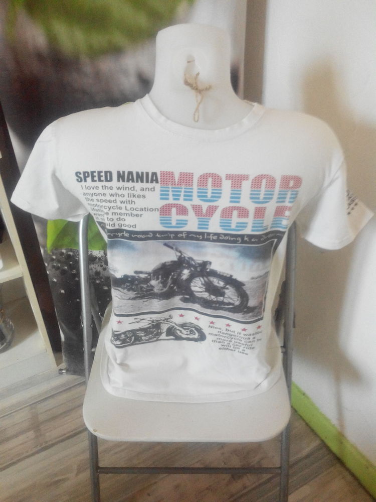 T Shirt motard 
homme
Taille 38
Quasi neuf
9 Talange (57)