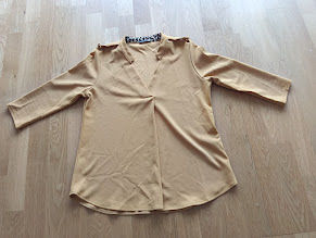 F (2) - T2 - Tee-shirt moutarde  �Br�al�  2 Paris 13 (75)