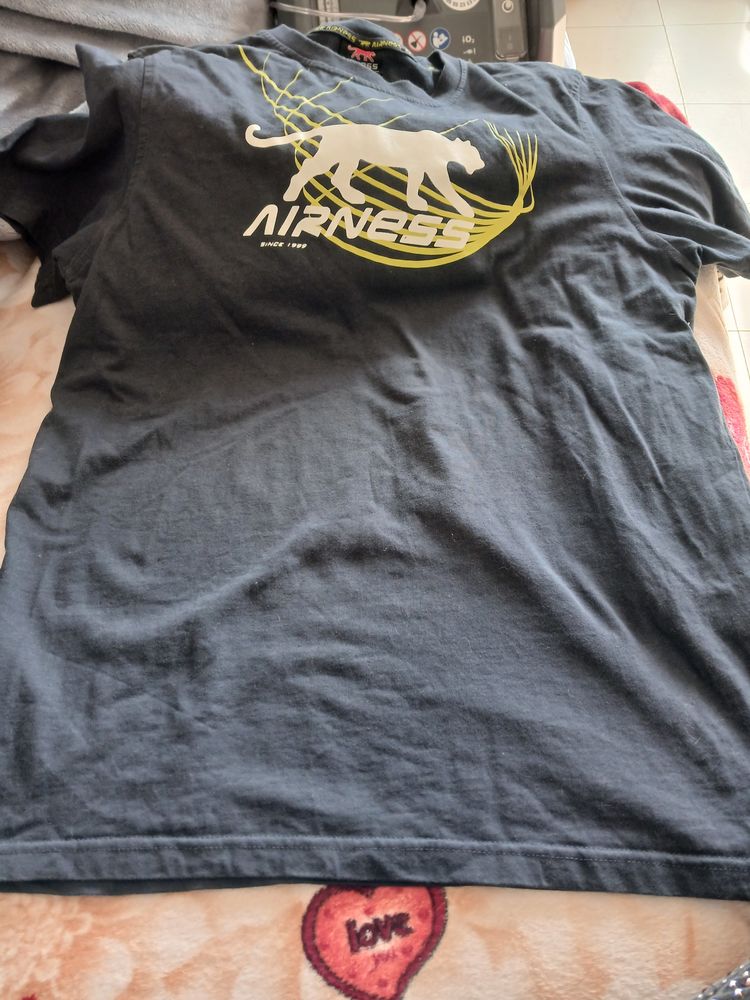 Tee-shirt neuf marques airness . 10 Brive-la-Gaillarde (19)