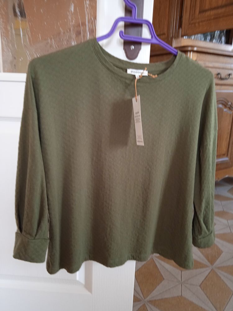 un t shirt neuf 10 Ciry-le-Noble (71)