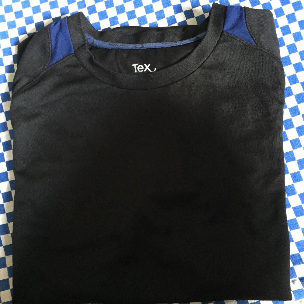 TEE SHIRT/NOIR/BLEU  T. XXL 8 Saint-Genis-Laval (69)
