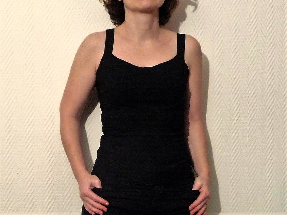 Top/ Tee Shirt Noir � Bretelles- Nulle Part Ailleurs 70 Paris 15 (75)