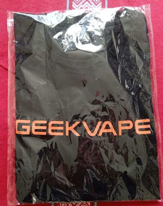 Tee-Shirt Noir GEEKVAPE - Taille XL - NEUF, sous blister 5 Salignac (33)