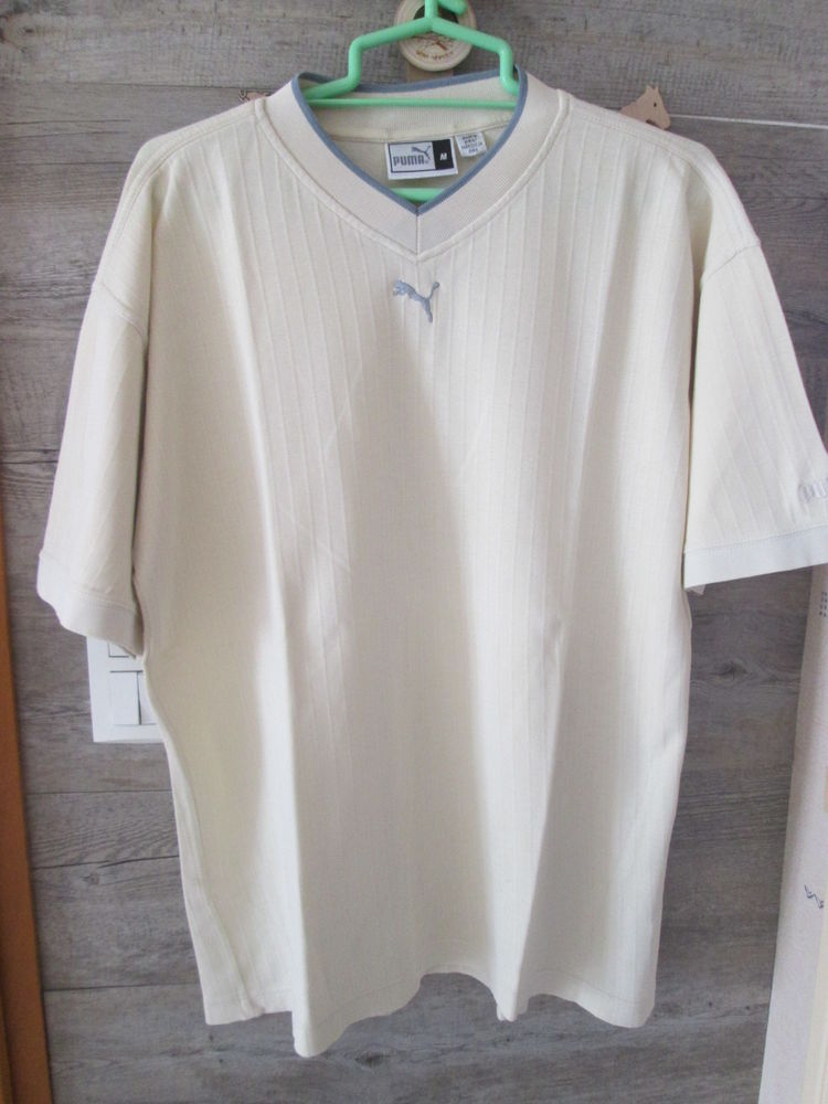 Tee-shirt Puma Col V taille M/L 11 Chauriat (63)