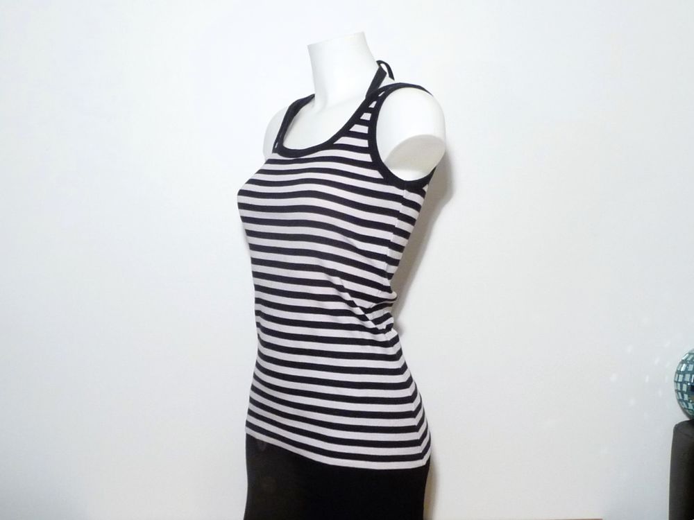 Top/ Tee Shirt � Rayures Bleu Marine et Blanc- 3 Suisses 4 Paris 15 (75)