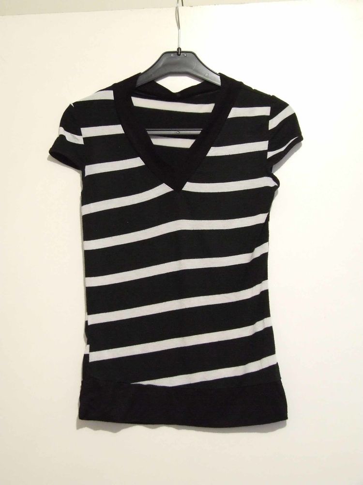 Tee-shirt à rayures, Noir et blanc, T. 1 (34 36) TBE 3 Bagnolet (93)