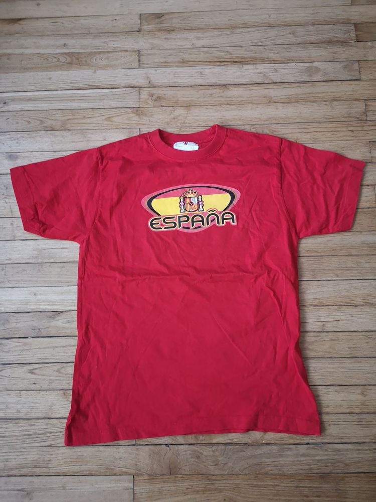 G (30) - 12 ans - Tee-shirt rouge - Espana 1 Paris 13 (75)