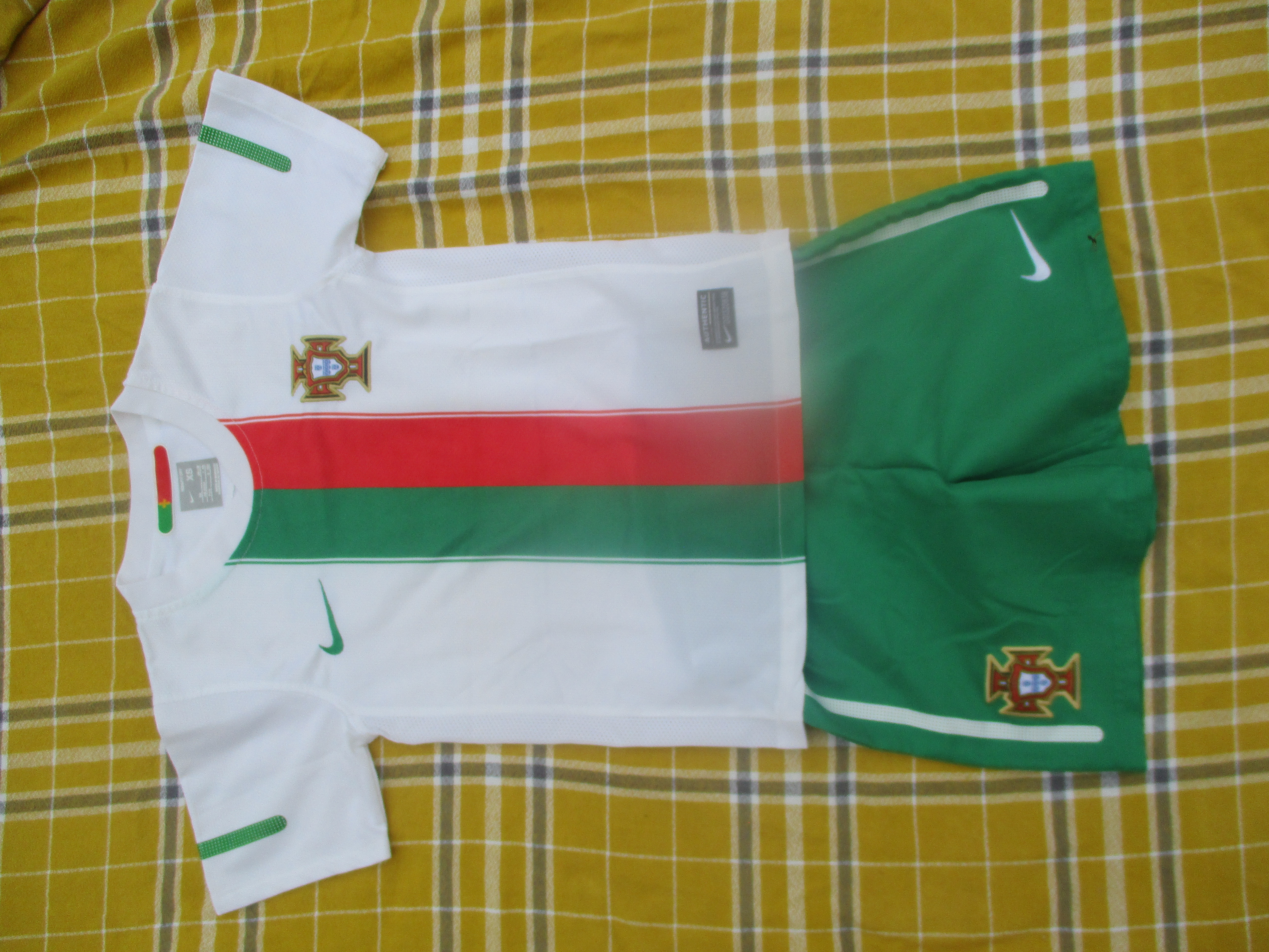 Tee-shirt & short : Taille XS (4 Ans) - Marque Nike Dri-FIT 29 La Fert�-Alais (91)