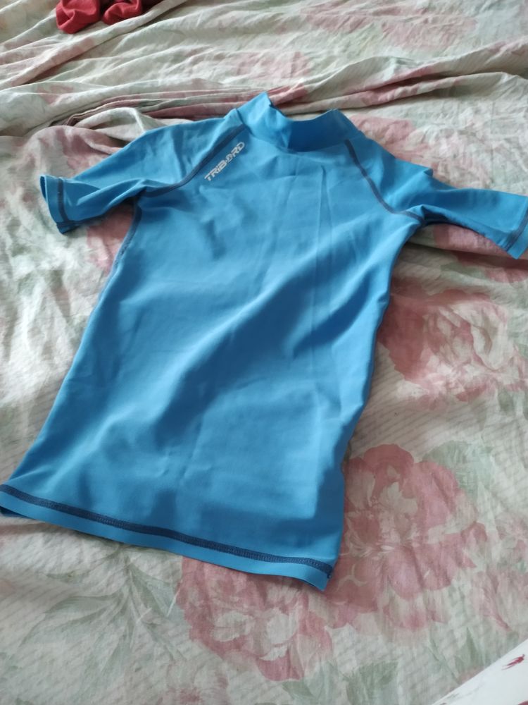 Shirt shorts taille 6 ans 15� 15 Accolay (89)