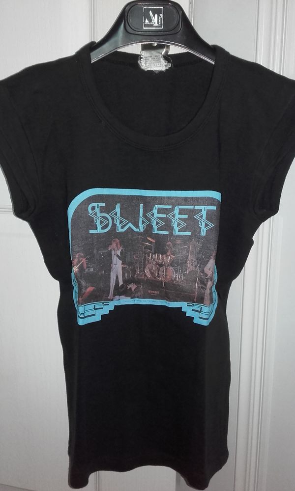 T-Shirt : Sweet - Ann�es 70 - sans manches - Taille : 3 50 Angers (49)