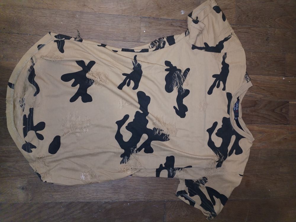 T-shirt (Taille S)
3 Brillon-en-Barrois (55)