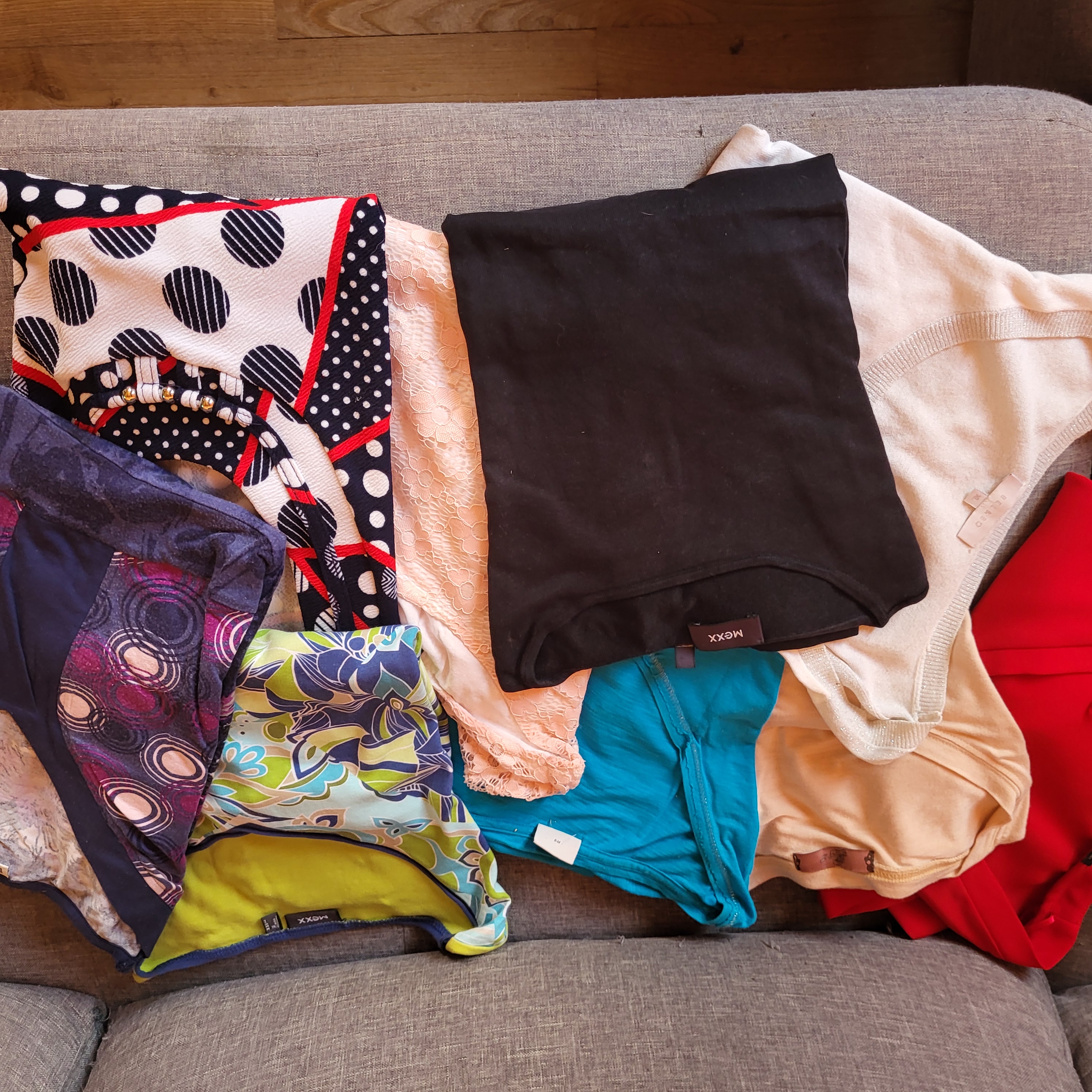 T-shirts femme L/XL 6 Montastruc (82)