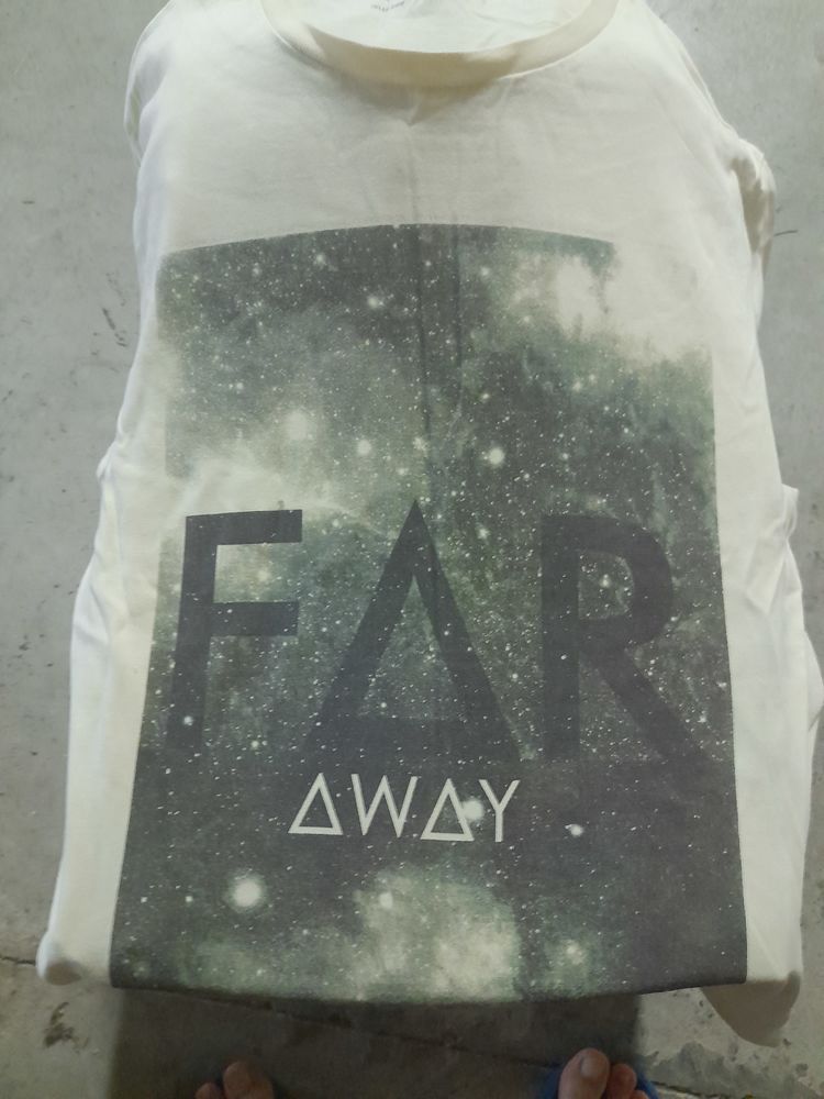 Tee-shirts M
JULES 2 Craponne (69)