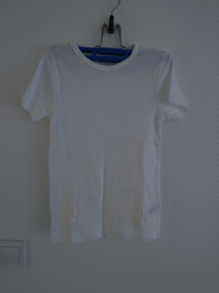 2 Tee-Shirts neuf GRATUIT 0 Naujac-sur-Mer (33)