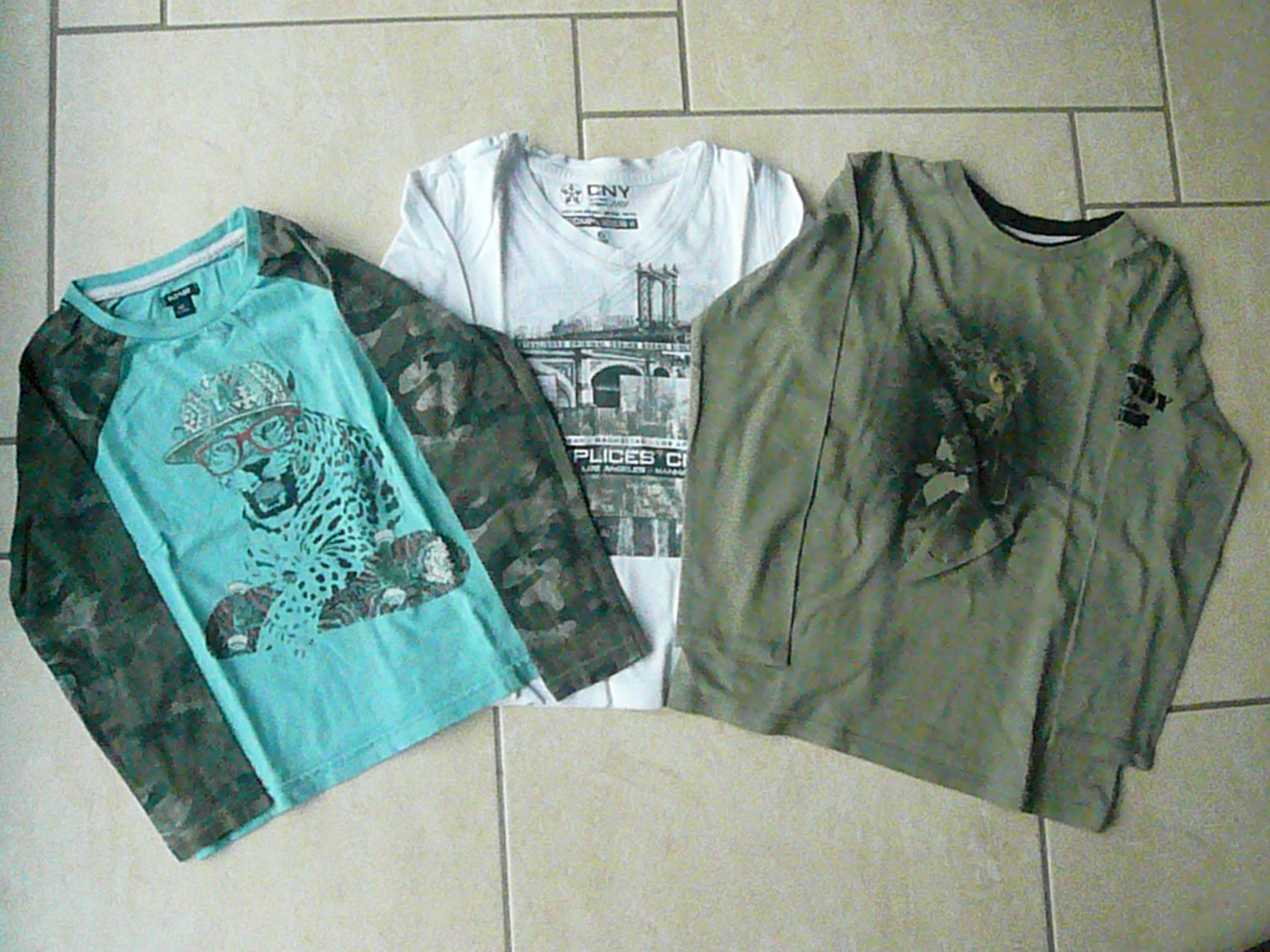Lot de 3 tee-shirts 6 ans (n�5) 9 Franqueville-Saint-Pierre (76)