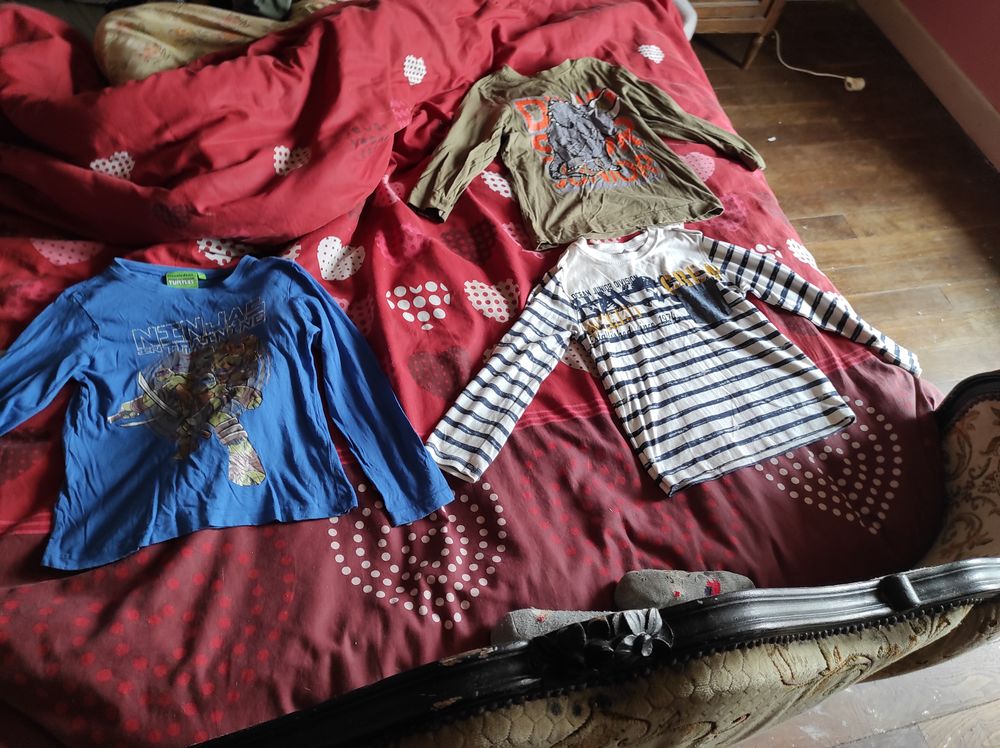 6� six Shit short manches longues taille 6 ans 6 Accolay (89)