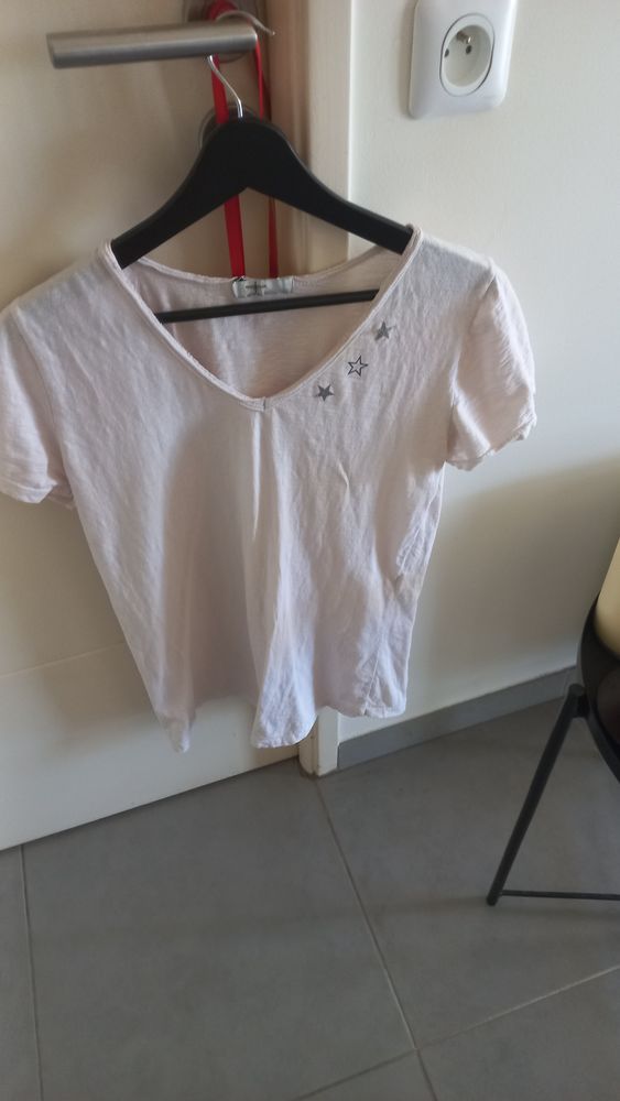 4 tee shits Taille unique ( rouge/kaki/blancs) 6 Marseille 12 (13)