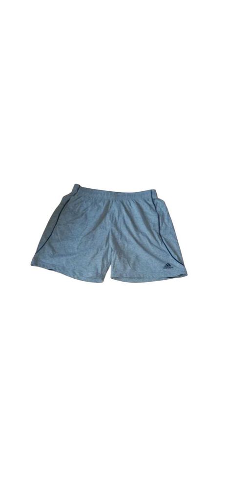 short Adidas taille L 17 Bayonne (64)