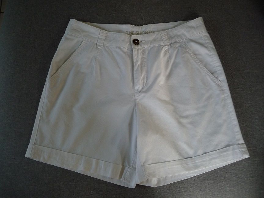 Short blanc 2 poches taille 38- Neuf 10 Celles-sur-Belle (79)