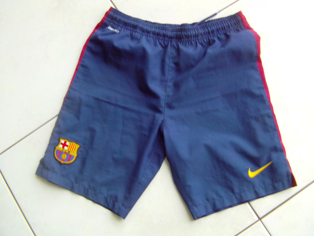 Short bleu FC Barcelone 12 ans 8 Les B�ties (70)