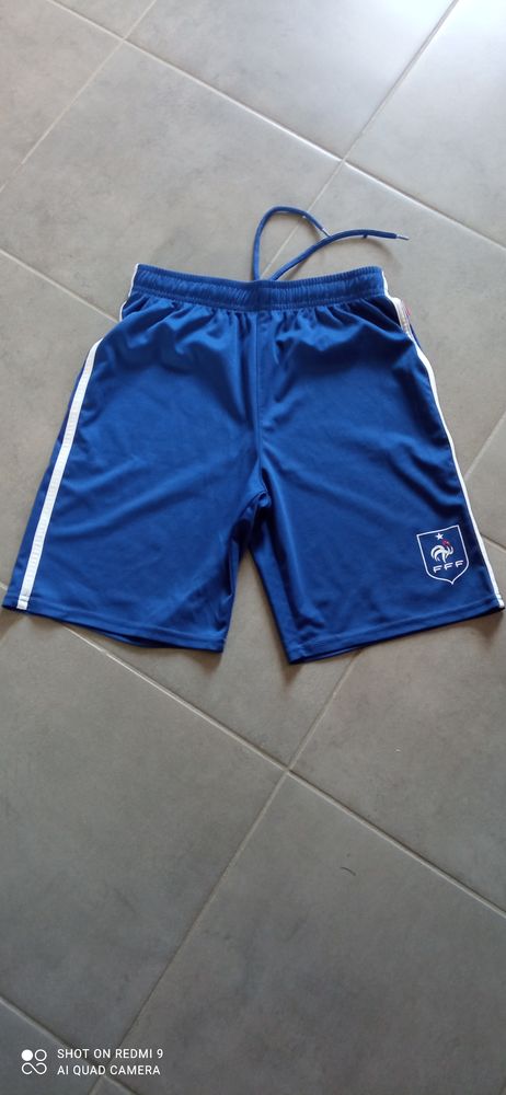SHORT DE FOOT OU SPORT
3 Saint-Vougay (29)
