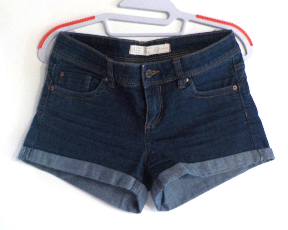 SHORT EN JEAN JENNYFER TAILLE 36 5 Bubry (56)