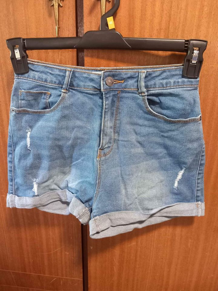 Short en jeans T34 2 La Fert�-sous-Jouarre (77)