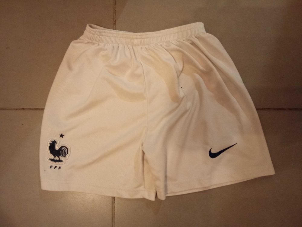 SHORT DE MARQUE NIKE. 3 �taples (62)