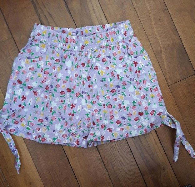 Short neuf lilas motifs fleurs, cerises T 4 ans 4 Migennes (89)