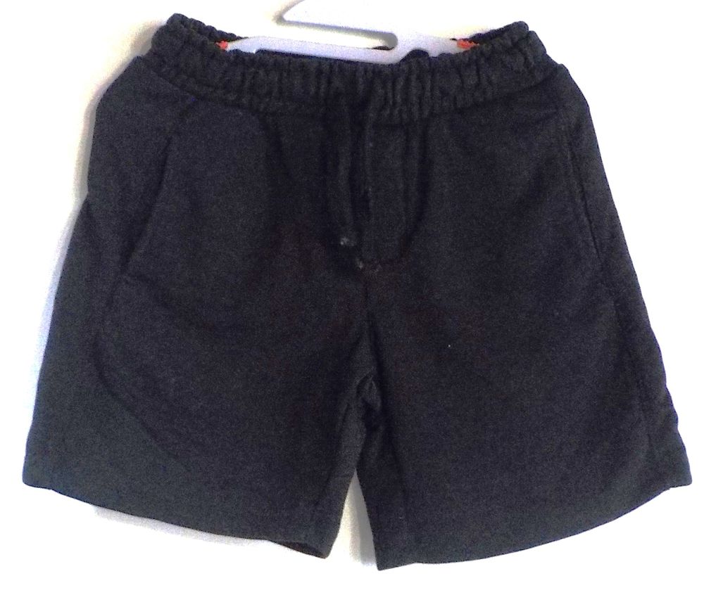 SHORT NOIR BERSHKA TAILLE XS 5 Bubry (56)