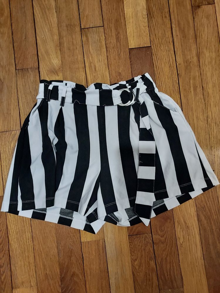 Short noir/blanc chic 13 Houilles (78)