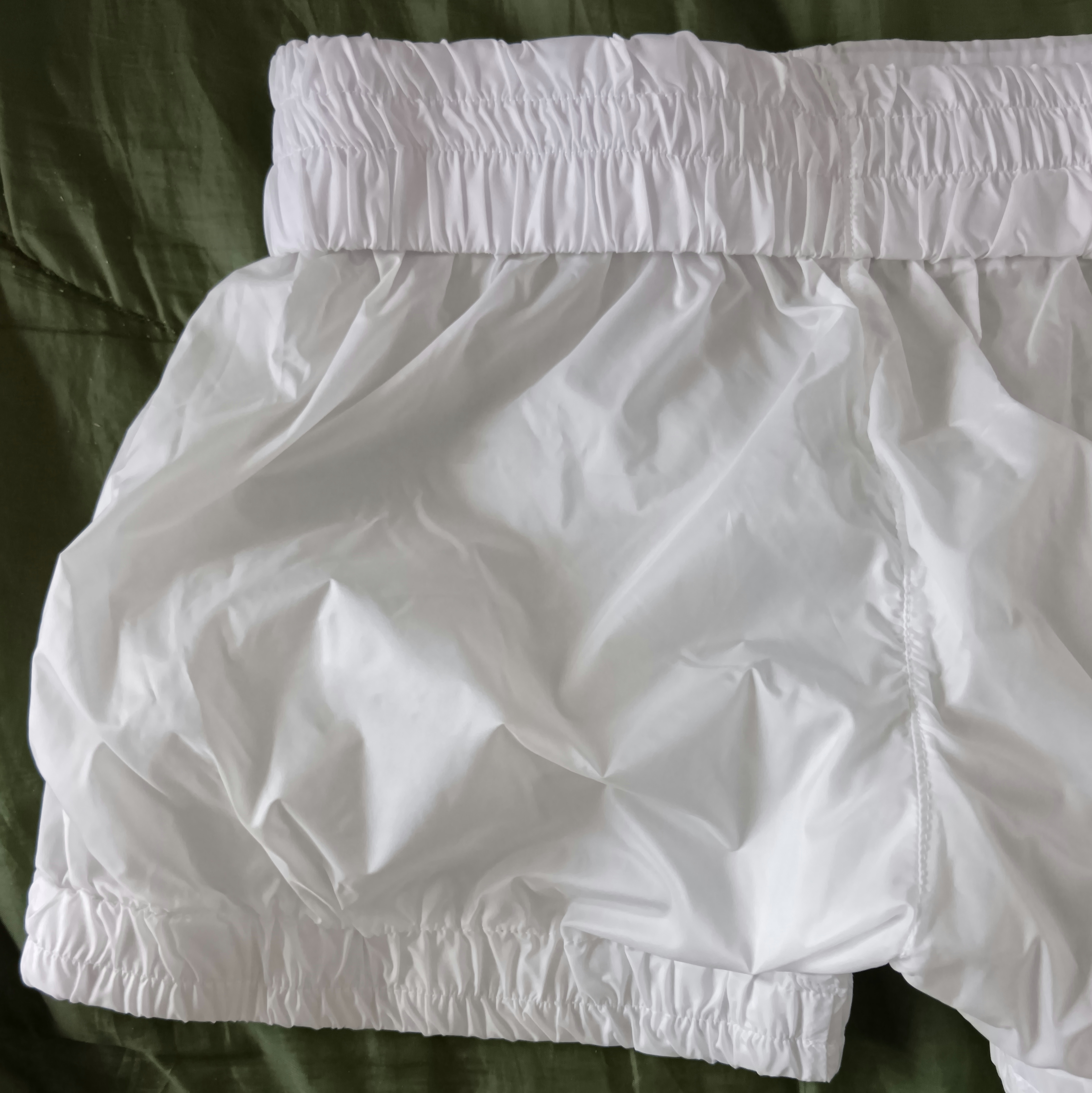 short nylon extra fin blanc ! 18 Rosny-sous-Bois (93)