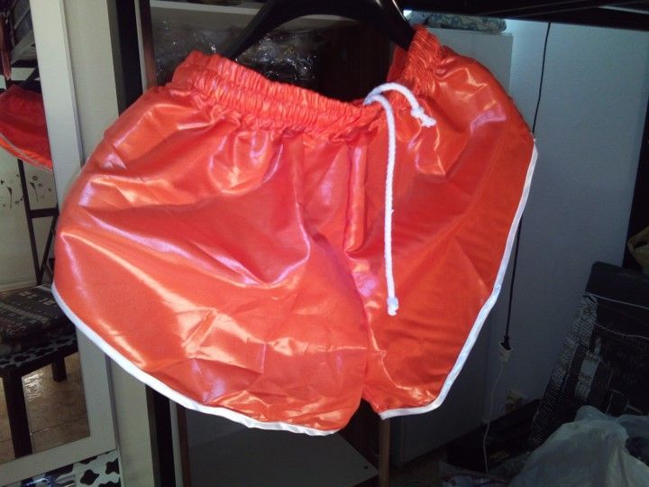 Short nylon polyamide vintage orange/blanc 2 tailles M44-L48 24 Lyon 3 (69)