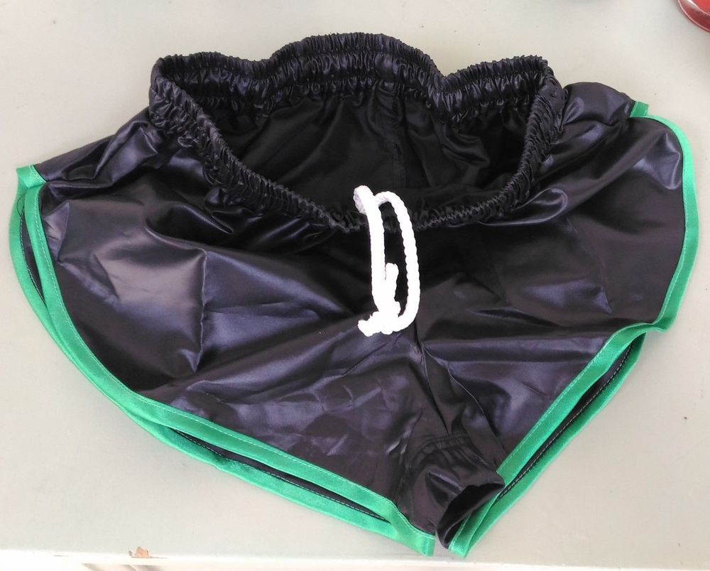 Short Vintage Nylon Polyamide noir/vert 3 sizes S40-M44-L48 25 Lyon 3 (69)