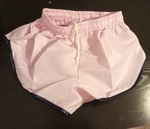 Short vintage nylon polyamide parme/noir Taille L 40 20 Lyon 3 (69)