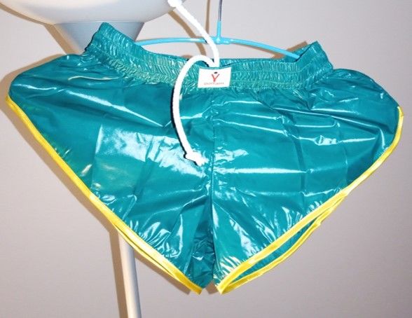 Short vintage nylon polyamide 6J2 Vert/Jaune 3 sizes S-M-L 31 Lyon 3 (69)