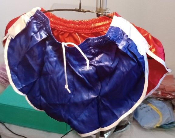 Short Vintage Satin Nylon bicolor roi/rouge liser� blanc M42 16 Lyon 3 (69)