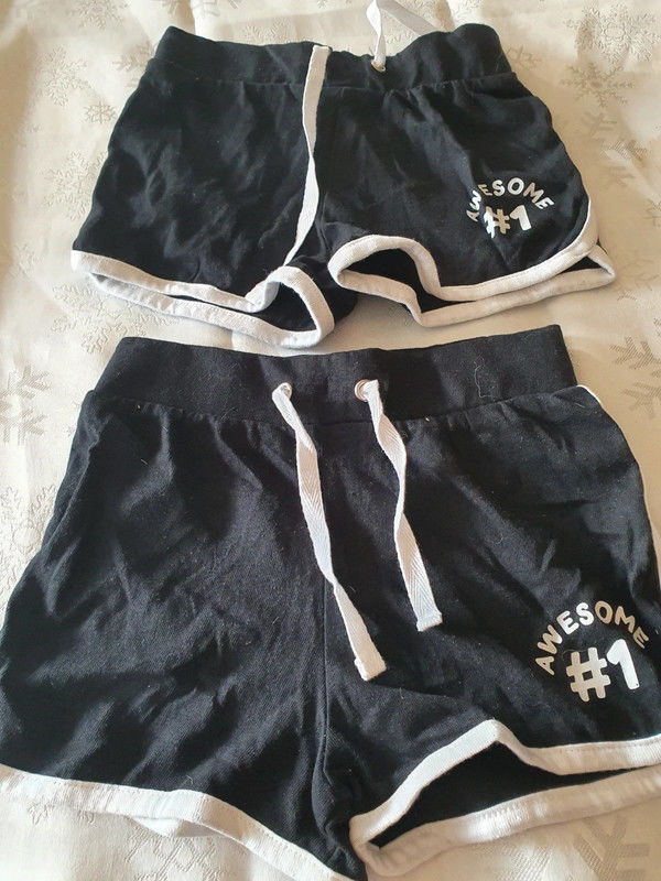 lot de 2 shorts noir - 6 ans 3 Aubvillers (80)