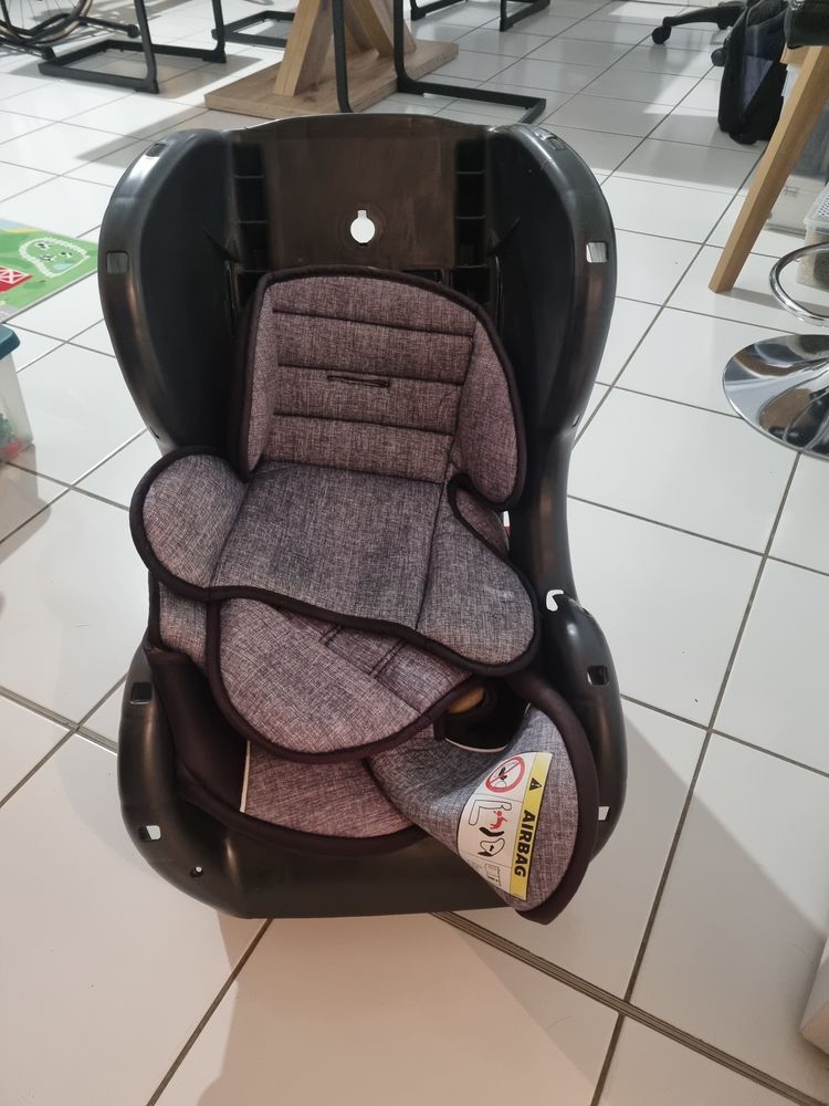 si�ge auto b�b� / enfant en tr�s bon �tat � d�battre 70 Vienne (38)
