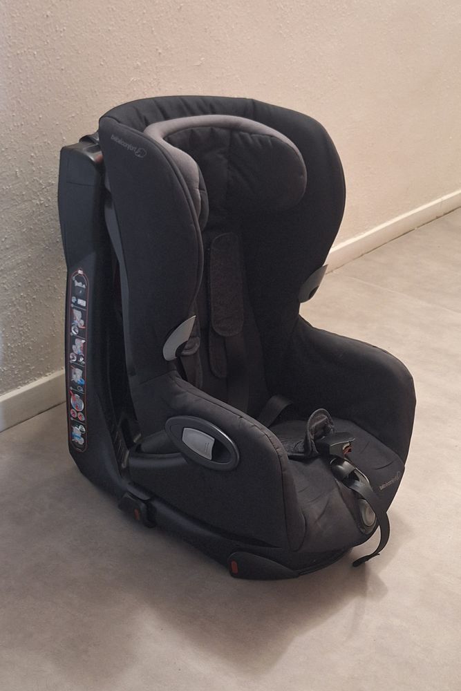 Siege auto b�b� 100 Castres (81)