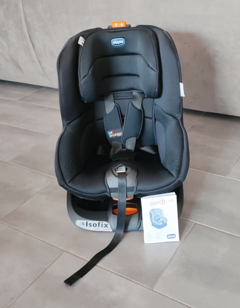 Siège-Auto inclinable Isofix Oasys - Groupe 1 - Noir - Chicco 200 Dommiers (02)